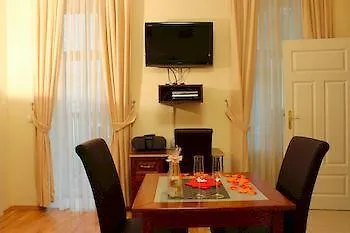 Waldmueller Apartments Vienna 3*,