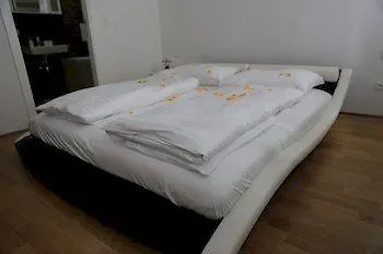 Waldmueller Apartments Vienna 3*,