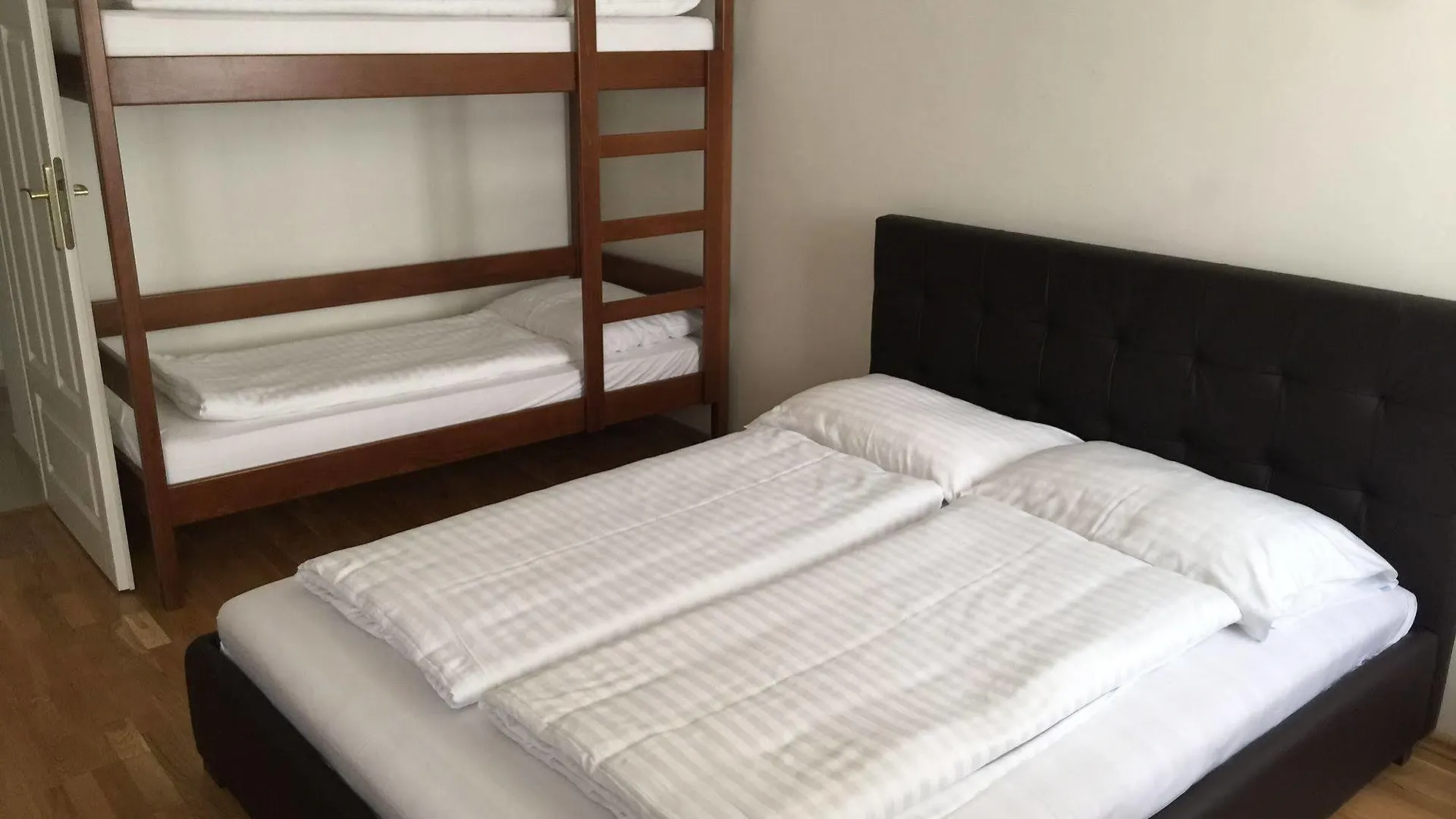 Waldmueller Apartments Vienna